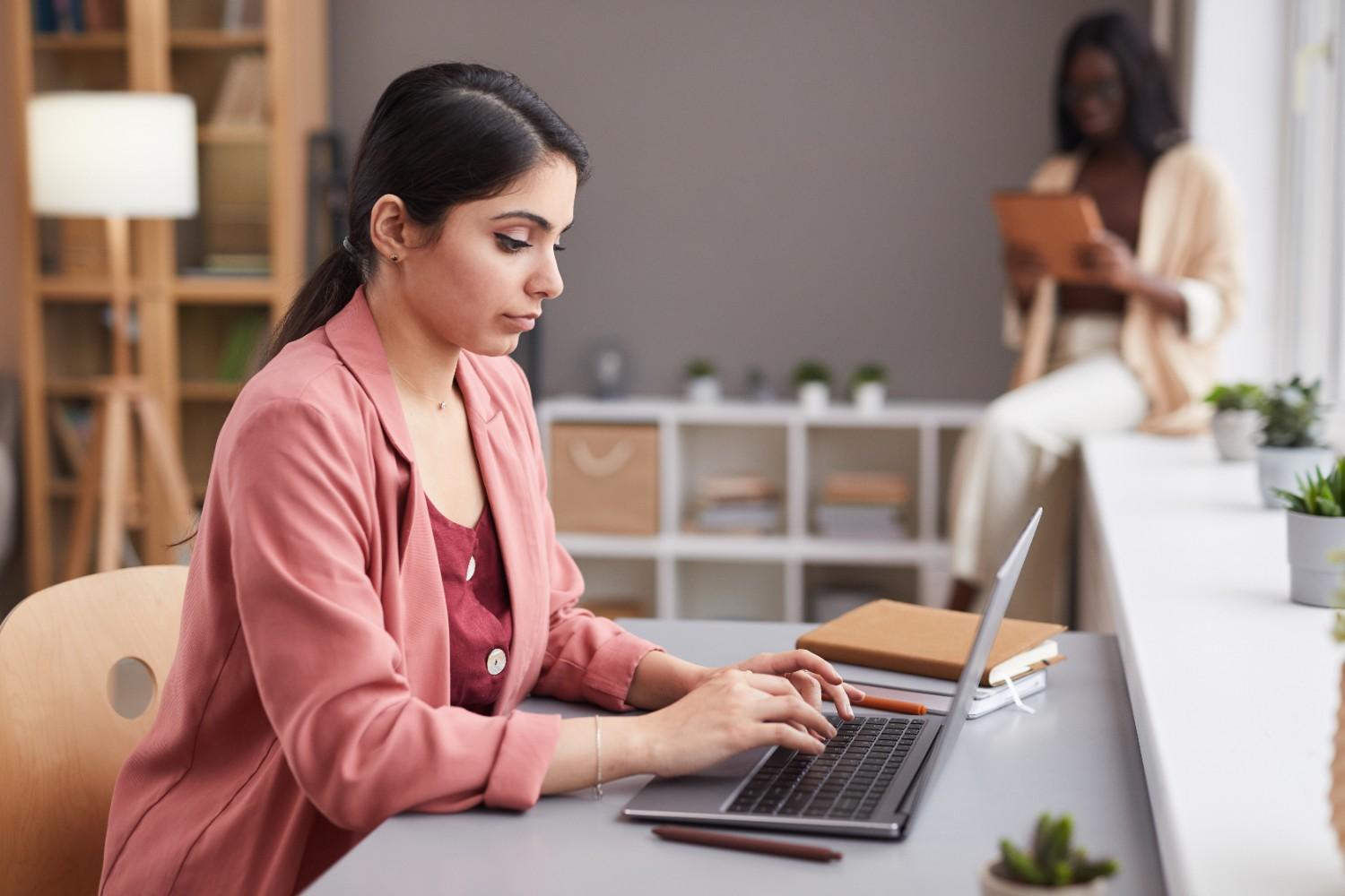 Behavioural Skills Every Professional Needs in a Hybrid Workplace